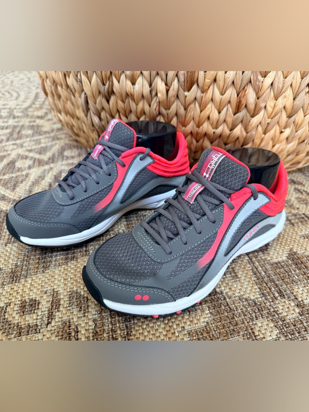 Ryka Dash Pro Athletic Running Sneakers Womens Grey Coral Size 5M